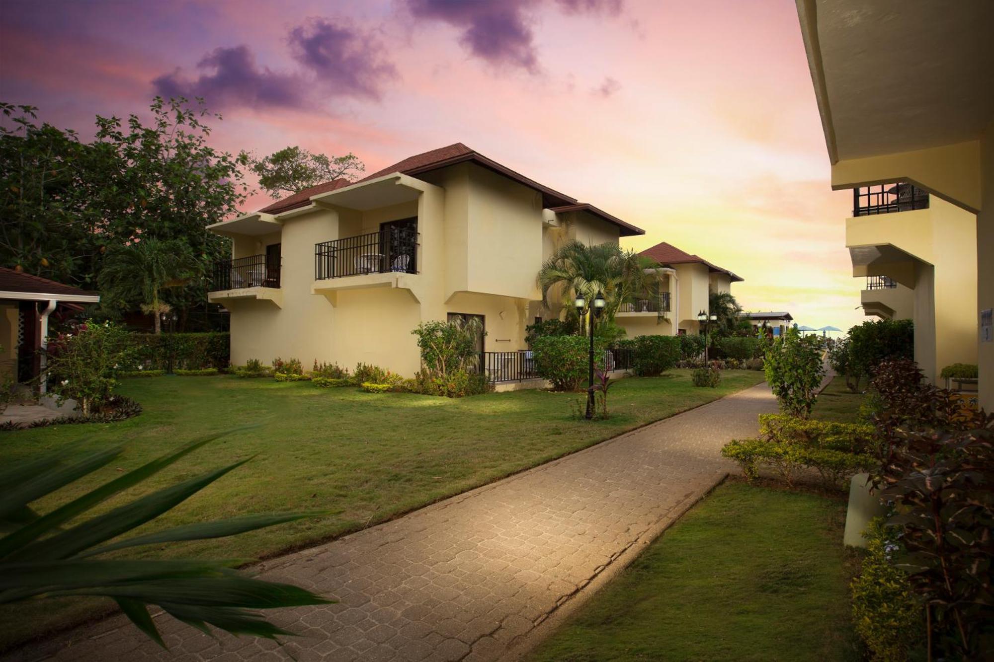 Rooms On The Beach เนกริล ภายนอก รูปภาพ